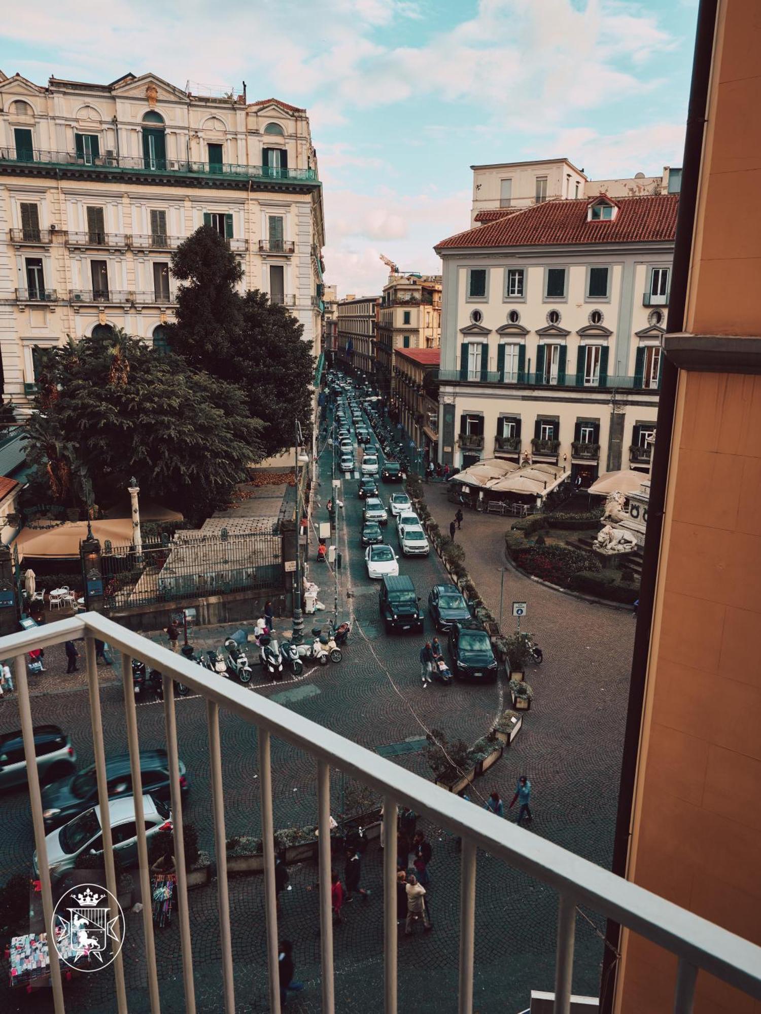 Vista Piazza Dei Martiri Nápoles Exterior foto